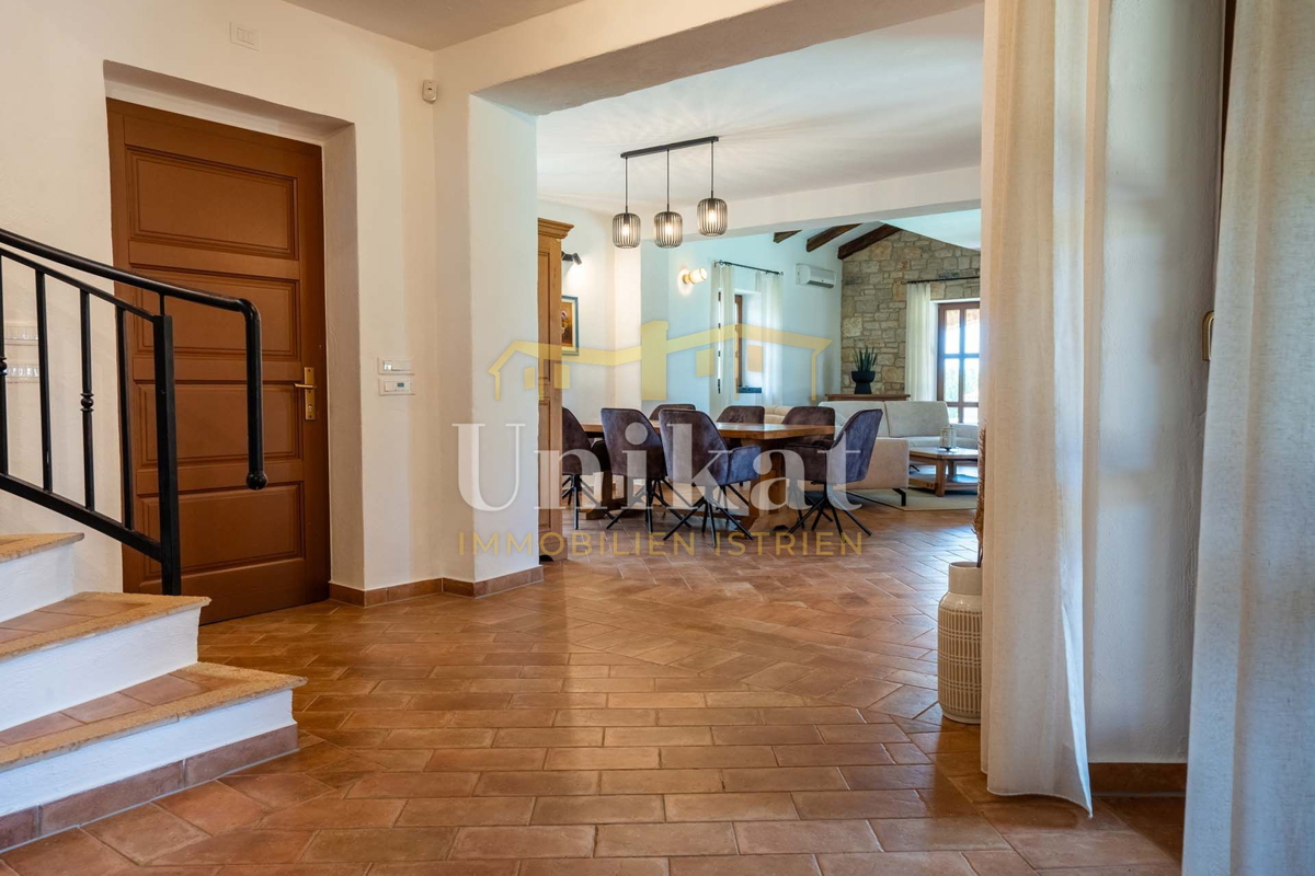 Casa di lusso con piscina vicino a Poreč